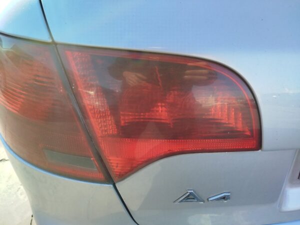 PILOTO TRASERO IZQUIERDO INTERIOR AUDI A4 AVANT (8E)