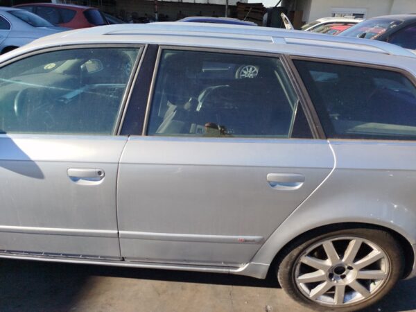 PUERTA TRASERA IZQUIERDA AUDI A4 AVANT (8E)