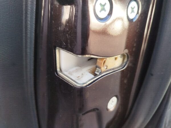 CERRADURA PUERTA DELANTERA DERECHA HONDA ACCORD BERLINA (CL/CN)