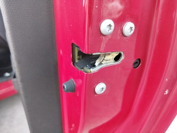 CERRADURA PUERTA DELANTERA DERECHA ALFA ROMEO MITO (145)
