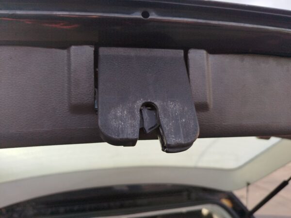 CERRADURA MALETERO / PORTON VOLKSWAGEN POLO IV (9N3)