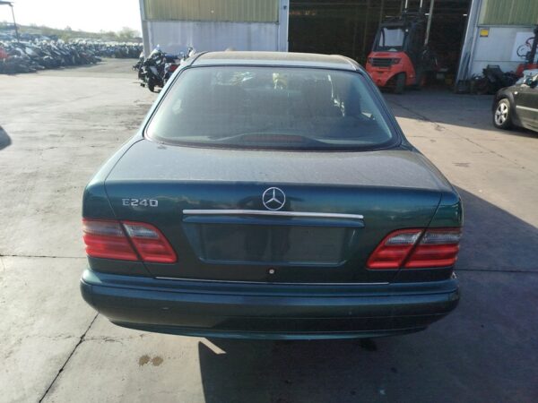 PUERTA TRASERA DERECHA MERCEDES-BENZ CLASE E (BM 210) BERLINA - Imagen 4