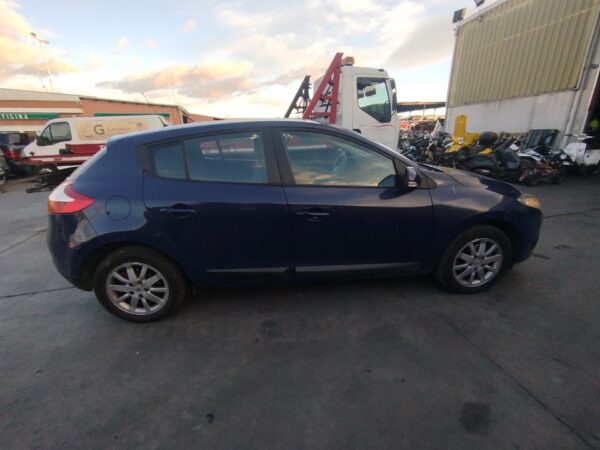 PARAGOLPES DELANTERO RENAULT MEGANE III BERLINA 5P - Imagen 4