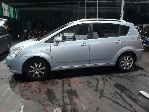 PARAGOLPES TRASERO TOYOTA COROLLA VERSO (R1) - Imagen 4