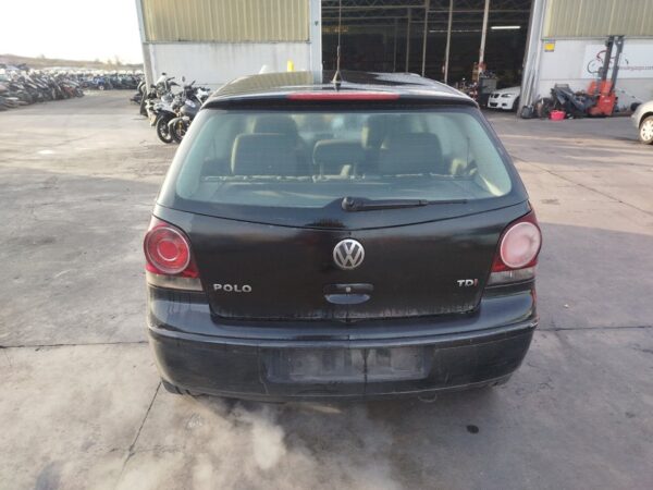 PARAGOLPES TRASERO VOLKSWAGEN POLO IV (9N3) - Imagen 2