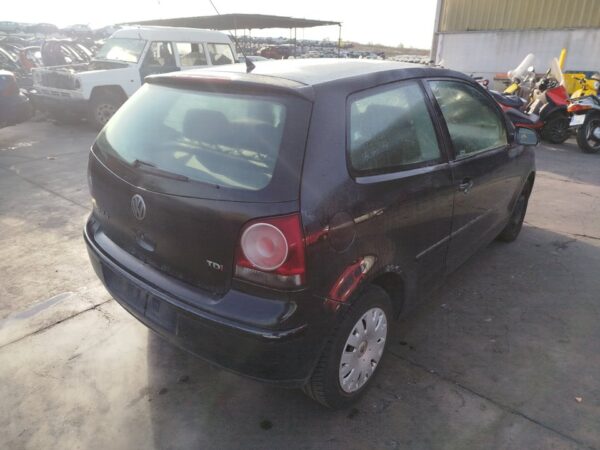 PARAGOLPES TRASERO VOLKSWAGEN POLO IV (9N3) - Imagen 3