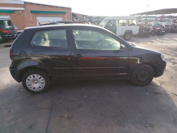 PARAGOLPES TRASERO VOLKSWAGEN POLO IV (9N3) - Imagen 4