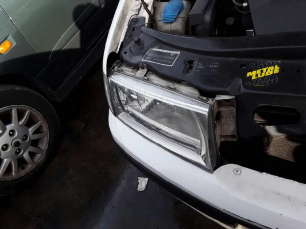 FARO DERECHO SKODA OCTAVIA BERLINA (1U2)