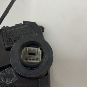 CERRADURA PUERTA DELANTERA DERECHA TOYOTA AVENSIS BERLINA (T25)