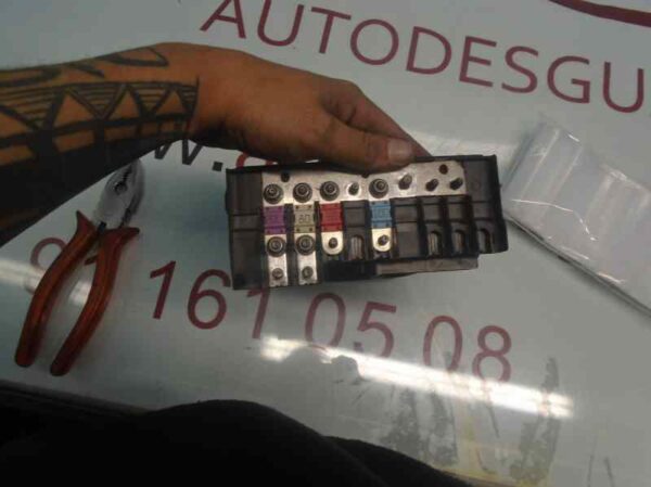 CAJA RELES / FUSIBLES SEAT LEON (1P1)