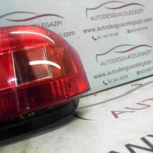 PILOTO TRASERO IZQUIERDO TOYOTA COROLLA (E12)