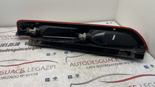 PILOTO TRASERO IZQUIERDO FORD FOCUS BERLINA (CAP)