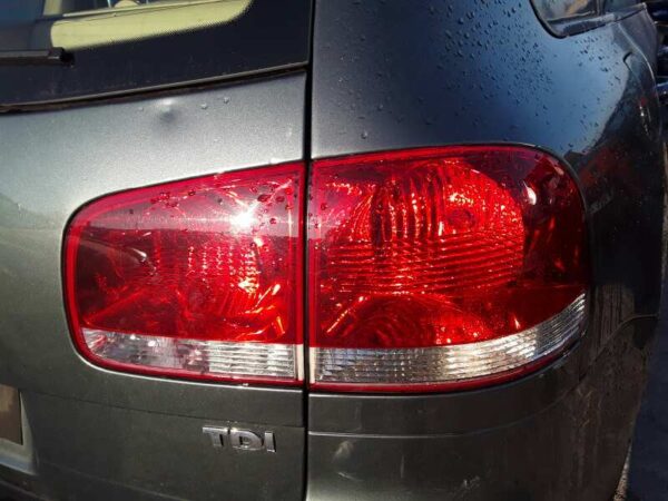 PILOTO TRASERO DERECHO VOLKSWAGEN TOUAREG (7LA)