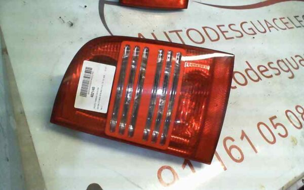 PILOTO TRASERO DERECHO SKODA OCTAVIA BERLINA (1U2)
