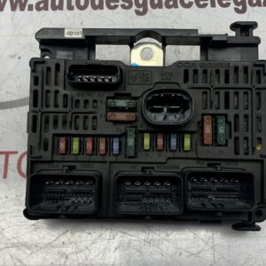 CAJA RELES / FUSIBLES PEUGEOT 206