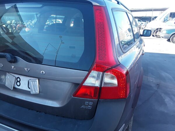 PILOTO TRASERO DERECHO VOLVO XC70