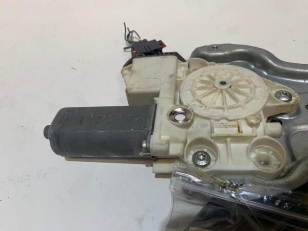 ELEVALUNAS TRASERO DERECHO TOYOTA AVENSIS BERLINA (T25)