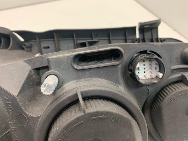 FARO DERECHO ALFA ROMEO 159 (140)