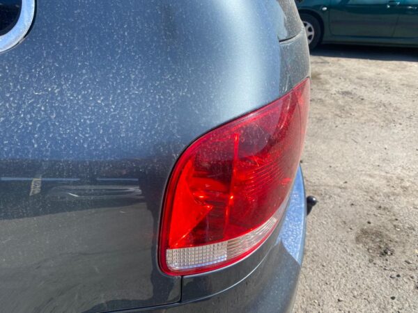PILOTO TRASERO IZQUIERDO VOLKSWAGEN TOUAREG (7LA)