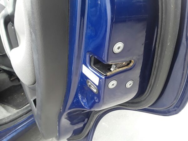 CERRADURA PUERTA TRASERA DERECHA TOYOTA RAV4 (A2)
