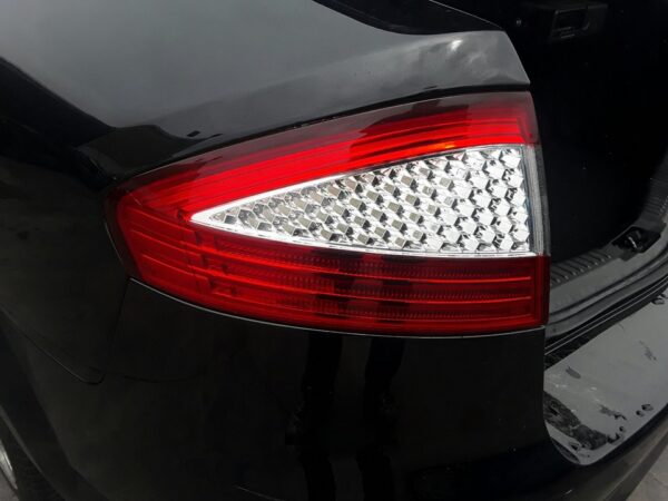 PILOTO TRASERO IZQUIERDO FORD MONDEO BERLINA (CA2)