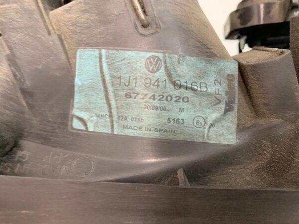 FARO DERECHO VOLKSWAGEN GOLF IV BERLINA (1J1)(10.1997)