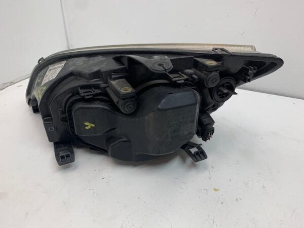 FARO DERECHO FORD FOCUS BERLINA (CAP)