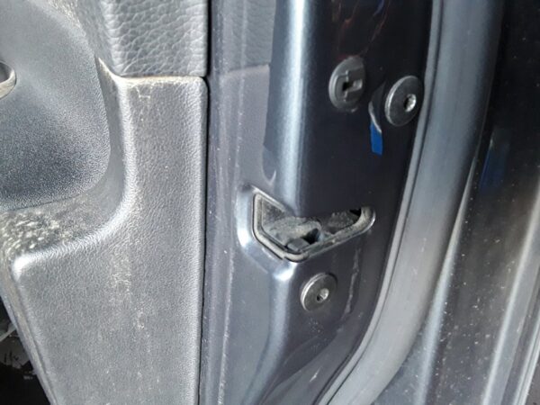 CERRADURA PUERTA DELANTERA DERECHA VOLKSWAGEN PASSAT BERLINA (3C2)