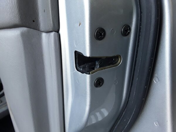 CERRADURA PUERTA DELANTERA DERECHA MAZDA 626 BERLINA (GF)