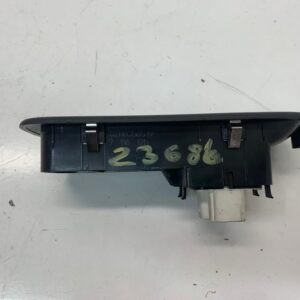 MANDO ELEVALUNAS DELANTERO IZQUIERDO RENAULT CLIO III