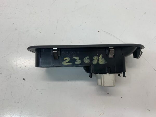 MANDO ELEVALUNAS DELANTERO IZQUIERDO RENAULT CLIO III
