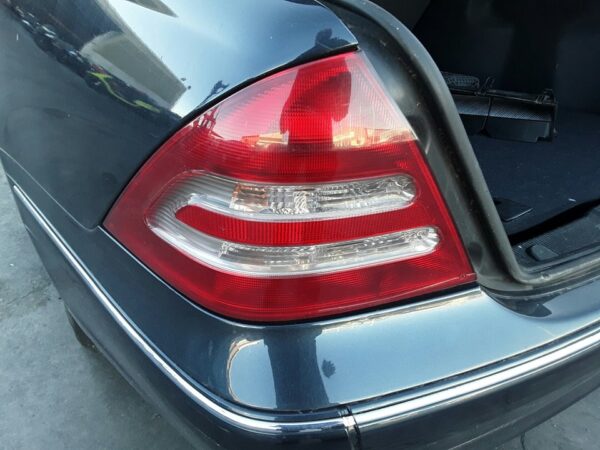 PILOTO TRASERO IZQUIERDO MERCEDES-BENZ CLASE C (BM 203) BERLINA