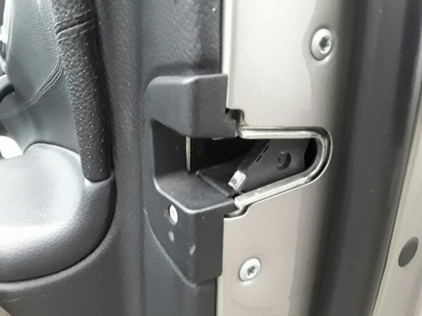 CERRADURA PUERTA DELANTERA DERECHA MERCEDES-BENZ CLASE C (BM 203) BERLINA