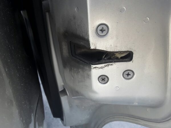 CERRADURA PUERTA TRASERA DERECHA MAZDA 5 BERLINA (CR)
