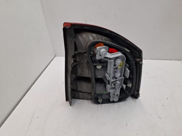 PILOTO TRASERO IZQUIERDO OPEL VECTRA C BERLINA