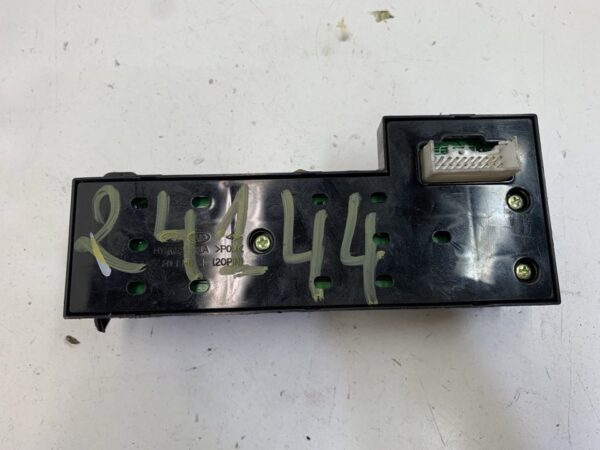 MANDO ELEVALUNAS DELANTERO IZQUIERDO HYUNDAI I30 (FD)
