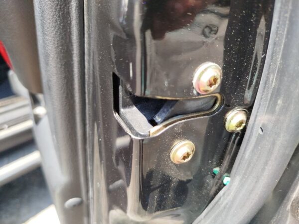 CERRADURA PUERTA DELANTERA DERECHA SSANGYONG REXTON