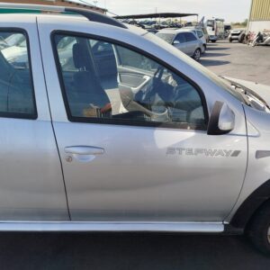 PUERTA DELANTERA DERECHA DACIA SANDERO