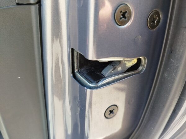 CERRADURA PUERTA DELANTERA DERECHA MAZDA 5 BERLINA (CR)