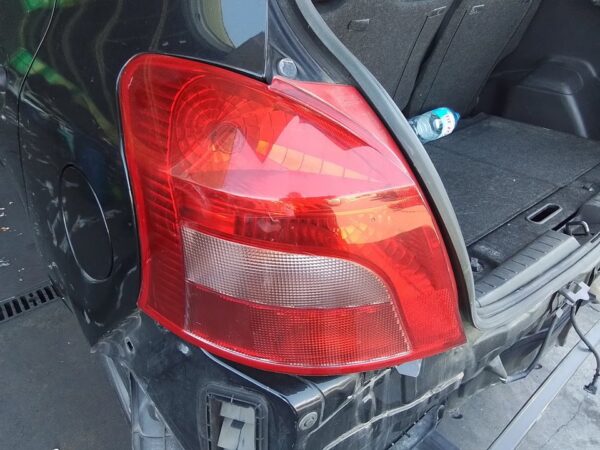 PILOTO TRASERO IZQUIERDO TOYOTA YARIS (KSP9/SCP9/NLP9)