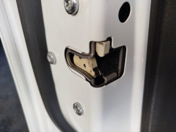 CERRADURA PUERTA DELANTERA IZQUIERDA OPEL MERIVA B
