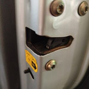 CERRADURA PUERTA TRASERA DERECHA SSANGYONG RODIUS