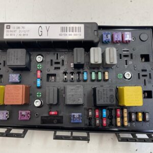 CAJA RELES / FUSIBLES OPEL ASTRA H BERLINA