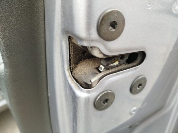 CERRADURA PUERTA DELANTERA DERECHA RENAULT MEGANE III BERLINA 5P