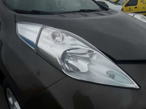 FARO DERECHO NISSAN LEAF (ZE0)