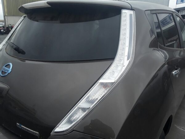 PILOTO TRASERO DERECHO NISSAN LEAF (ZE0)
