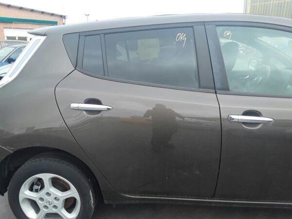 PUERTA TRASERA DERECHA NISSAN LEAF (ZE0)