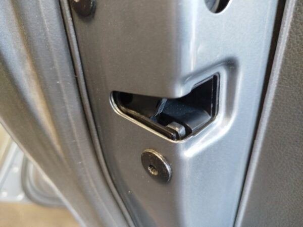 CERRADURA PUERTA TRASERA IZQUIERDA VOLKSWAGEN GOLF PLUS V (5M1)