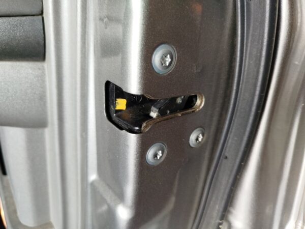 CERRADURA PUERTA DELANTERA DERECHA NISSAN X-TRAIL (T30)