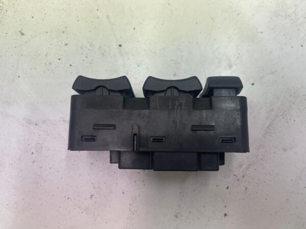 MANDO ELEVALUNAS DELANTERO IZQUIERDO CHEVROLET